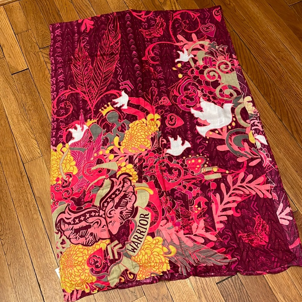 Women’s Pink Graphic Design Printed Scarf. NEW - Picture 4 of 4